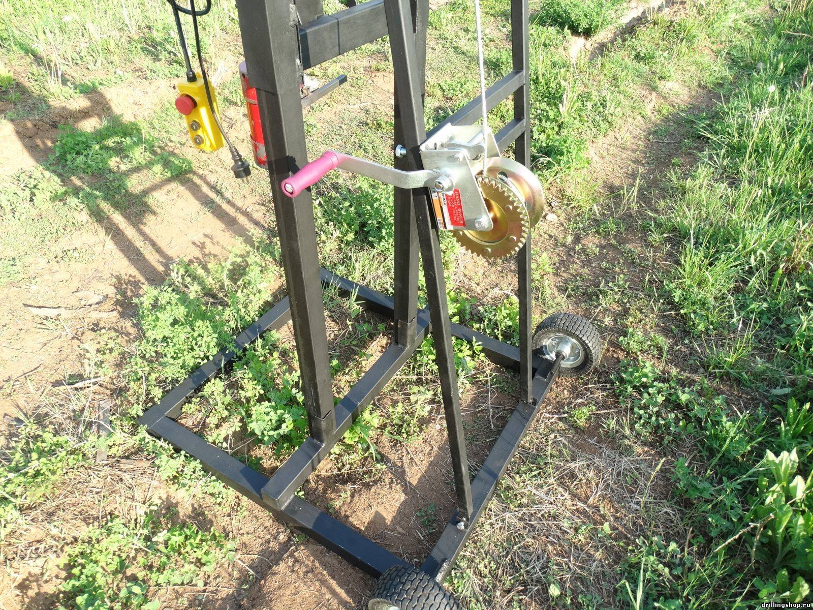 Comment faire une perceuse: forage de puits à faire soi-même, instructions et types de structures