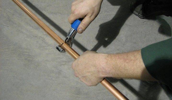 Couper des tuyaux en biais : avantages et inconvénients des différentes méthodes + exemple de travail