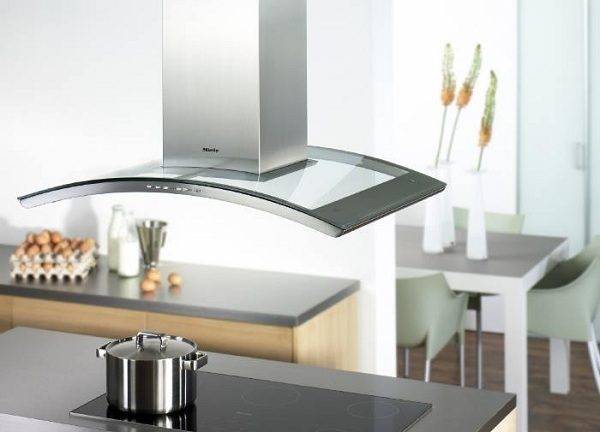 Comment connecter la hotte de la cuisine à la ventilation: un guide de travail