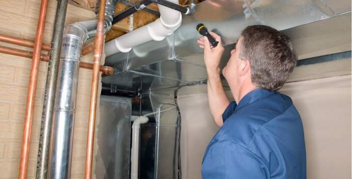 Pourquoi le robinet de la salle de bain bourdonne-t-il et siffle-t-il - causes et méthodes de réparation