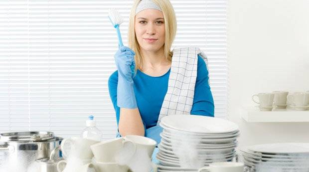 Pourquoi les fourchettes restent sales même avec une bonne ménagère : 3 façons de les laver propres