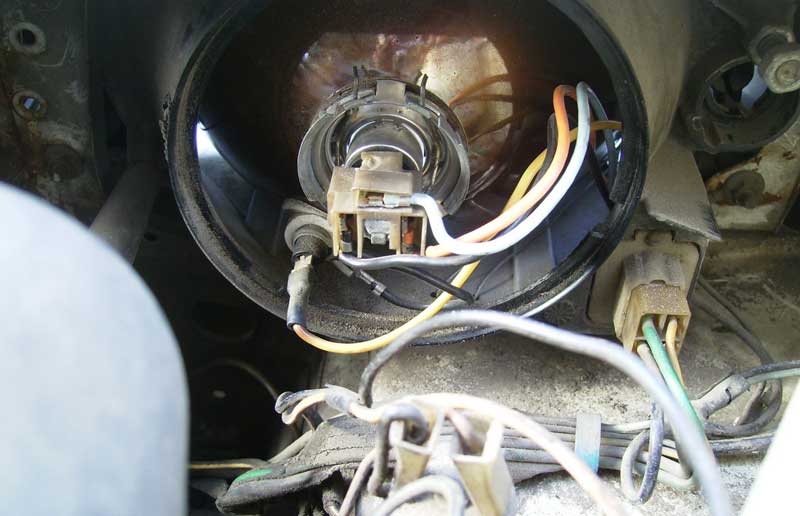 Comment changer correctement une ampoule: une analyse des nuances techniques d'une tâche non triviale