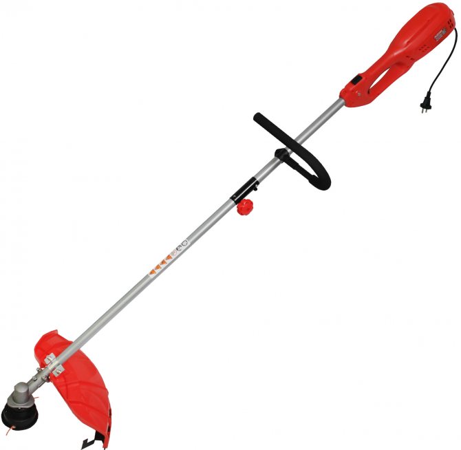 Coupe-herbe électrique - classement des meilleurs modèles + subtilités de choix