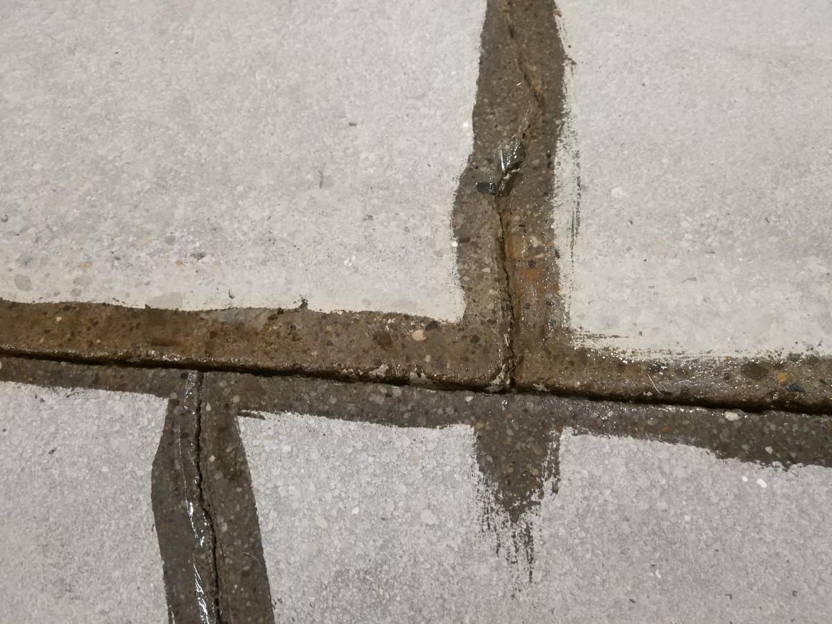 Scellage - un moyen d'éliminer les fissures dans le béton