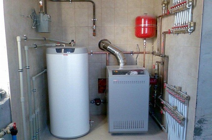 Chauffage dans une maison en bois : un aperçu comparatif des systèmes adaptés pour une maison en bois