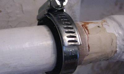 Morceaux d'argile dans la colonne montante d'eau chaude - que faire