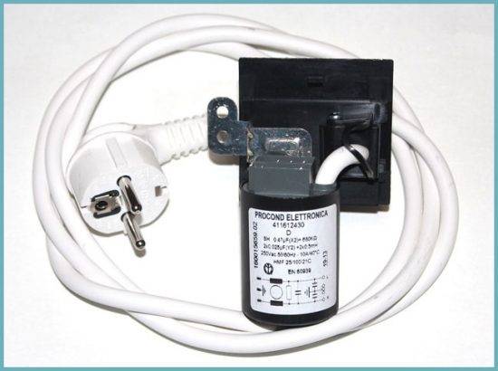 Réparation de machine à laver Indesit à faire soi-même: un aperçu des défauts courants et comment les réparer