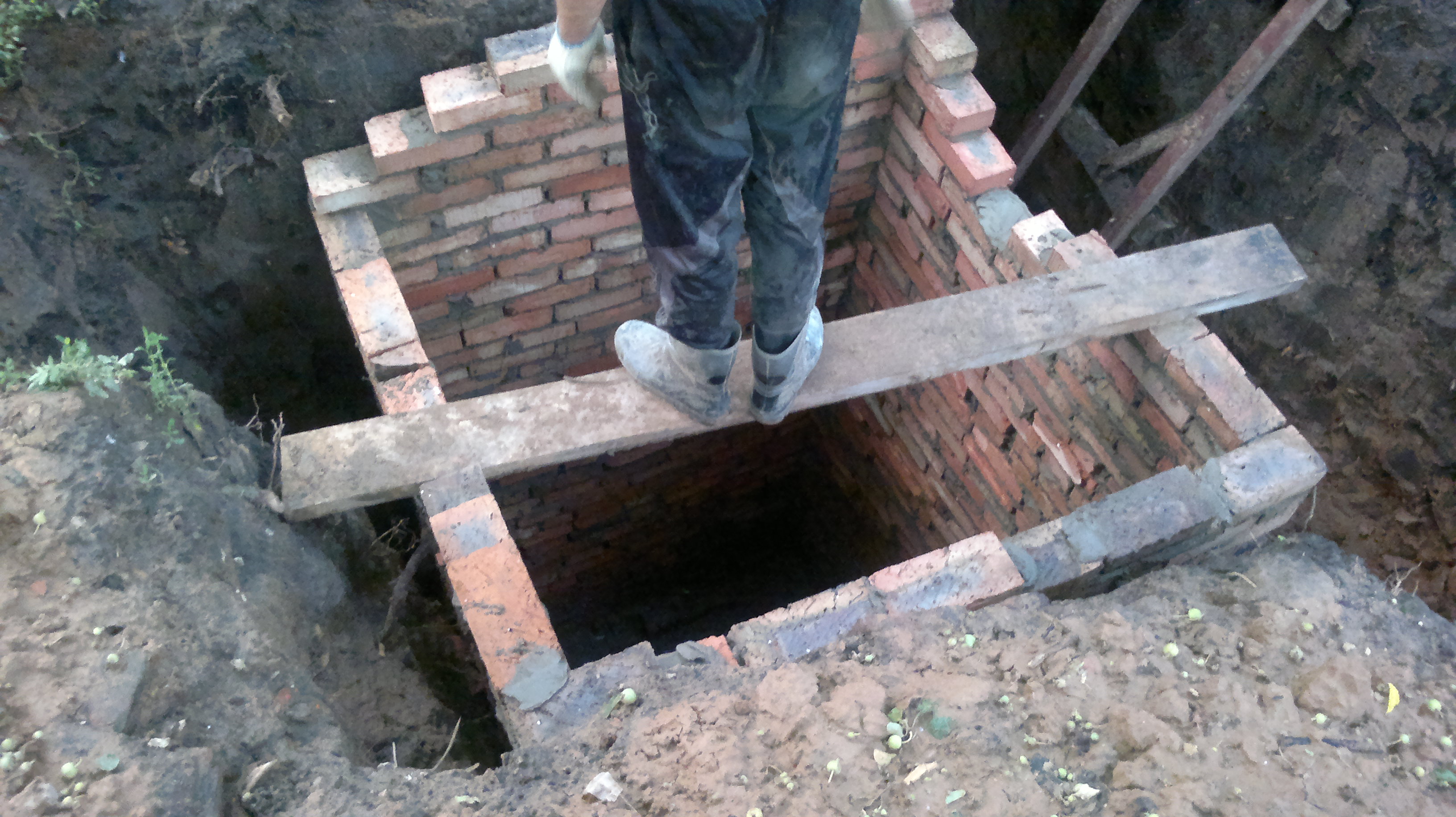 Fosse de vidange en brique: un guide étape par étape pour l'aménagement