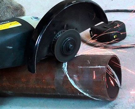 Coupe-tube pour tubes en acier: types, conseils pour choisir un modèle et les nuances d'un fonctionnement compétent