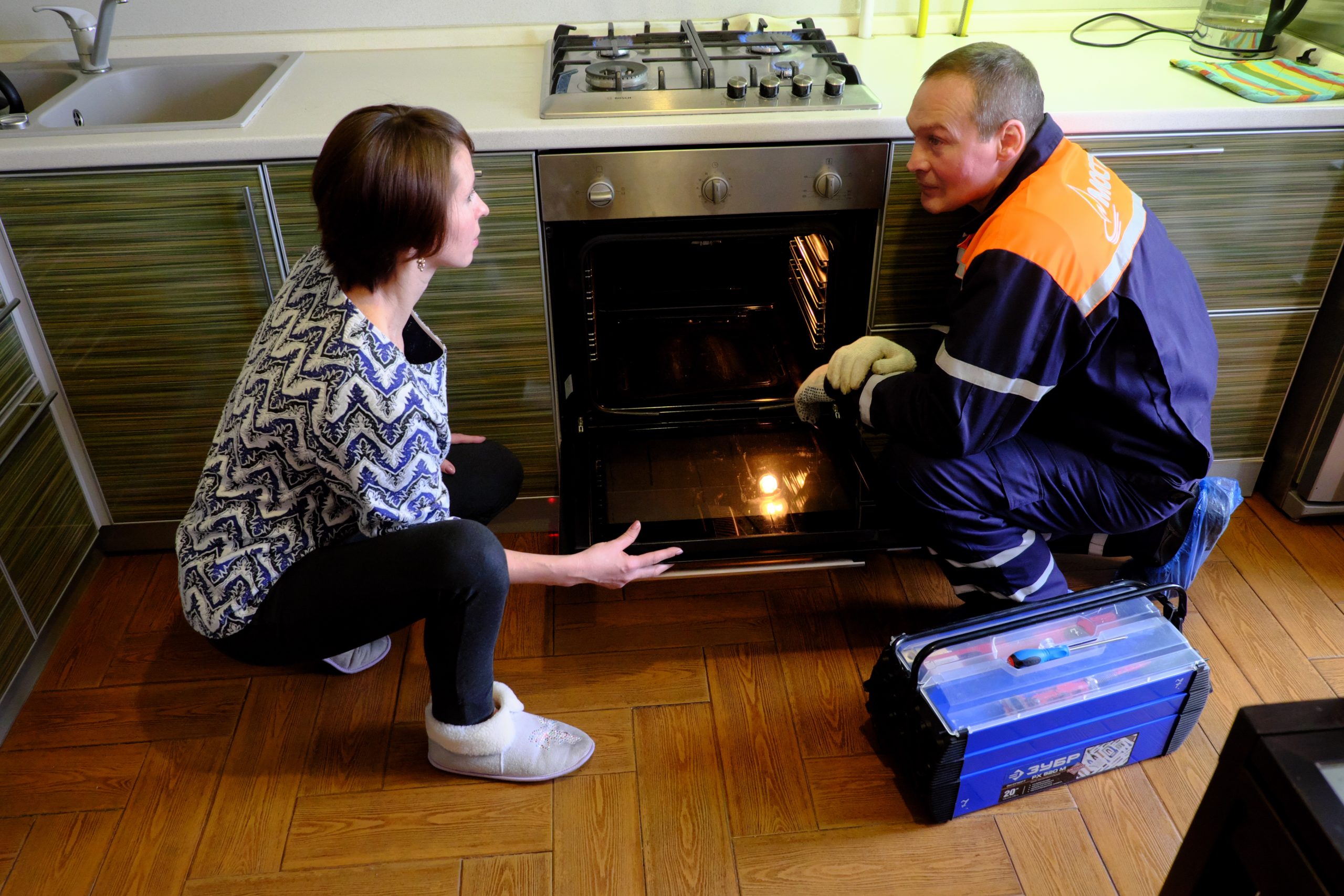 Les principales raisons de la dégradation du four à gaz pendant le fonctionnement: que faire et comment résoudre le problème