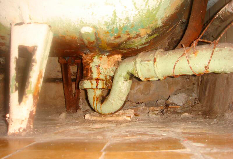 4 façons de passer de la fonte au plastique dans l'installation d'égout