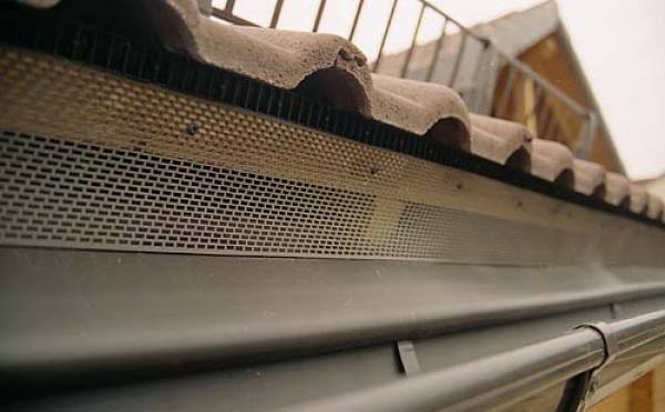 Ventilation du toit métallique: caractéristiques du système d'échange d'air