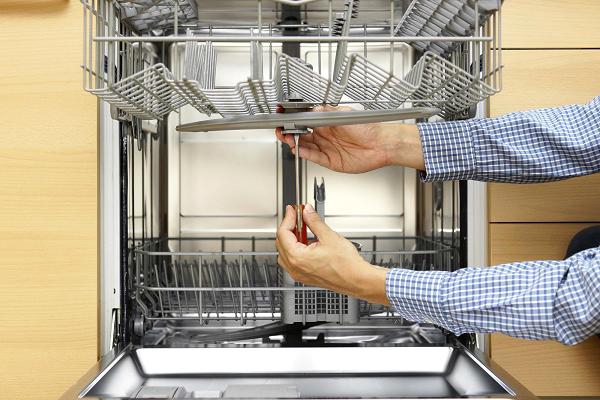 Comment se débarrasser des dépôts blancs sur la vaisselle après un lave-vaisselle