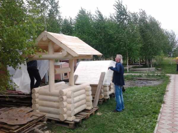 Comment construire soi-même une maison en bois pour un puits: les meilleures idées et l'ordre de construction