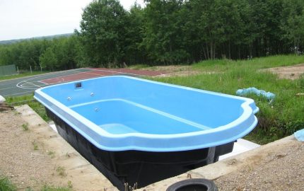 Comment faire une piscine dans le pays de vos propres mains: les meilleures options et master classes