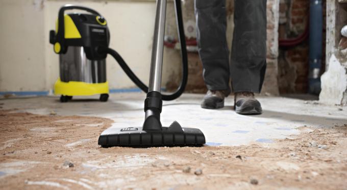 TOP 7 des aspirateurs sans sac de chantier : les meilleurs modèles + des conseils d'experts