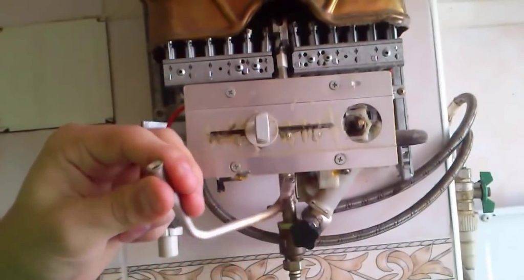 Un geyser peut-il exploser et pourquoi cela se produit-il: causes et prévention