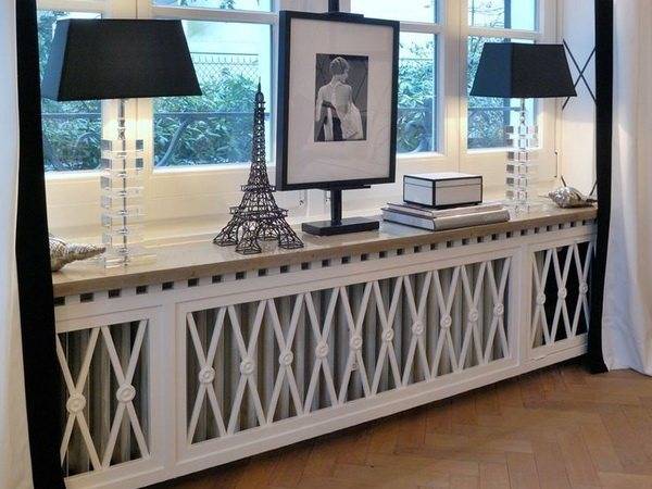 Comment cacher les tuyaux dans la salle de bain: un aperçu des meilleures façons de masquer le pipeline